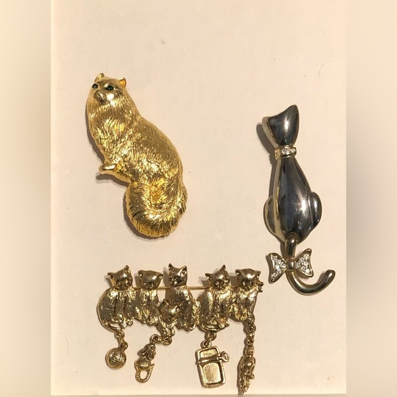 Lot Of 3 Cat Pins - Picture 1 of 2